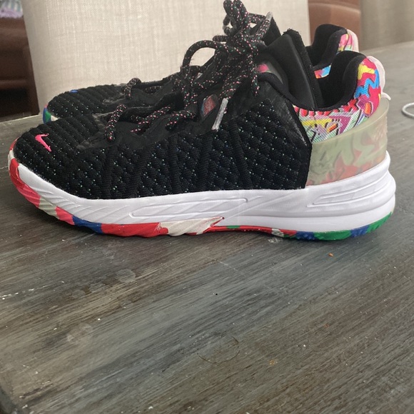 Boys Nike sneakers - Picture 4 of 9